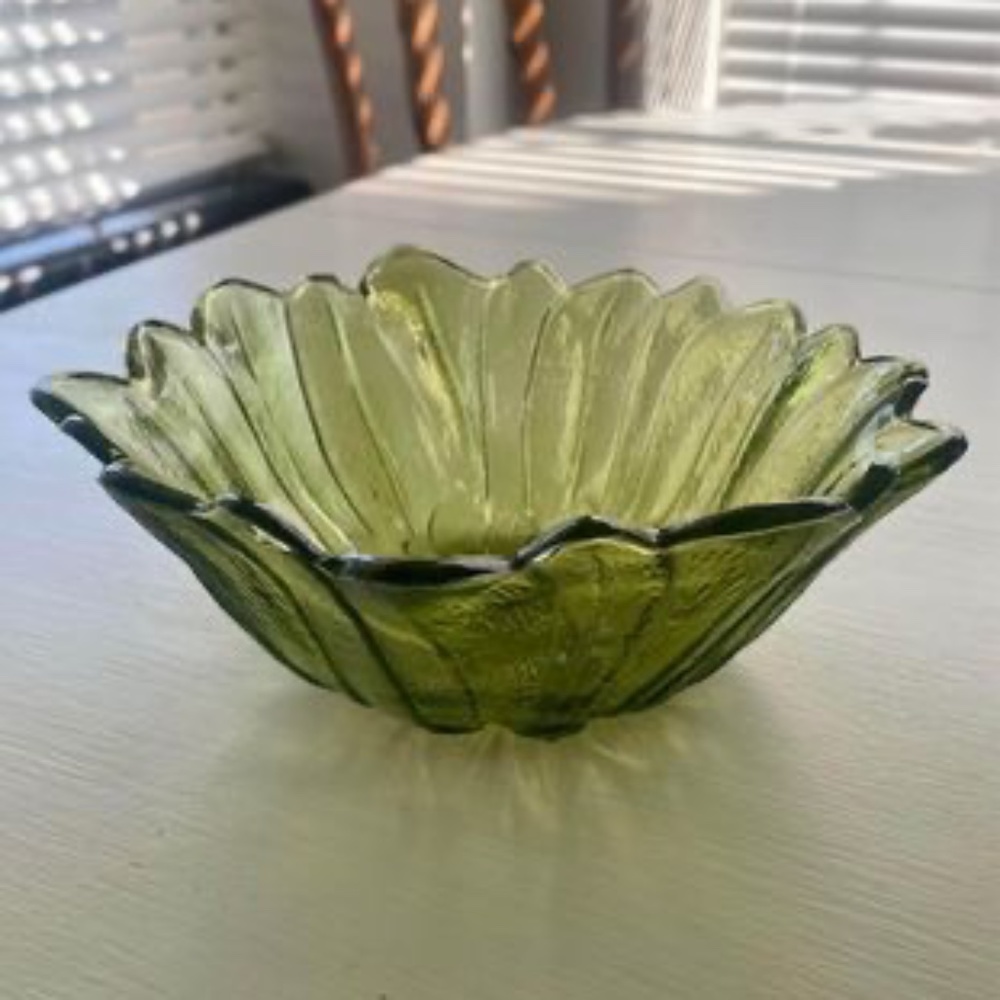 Indiana Glass Avocado Green Lily Pons Bowl